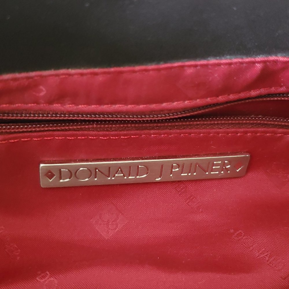 Donald J Pliner handbag beautifully embossed leather - Picture 5 of 9